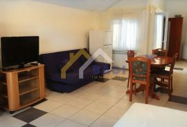 Apartmanska kuća u Zadru uz more- 6 stambenih jedinica, Zadar, Haus