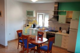 Apartmanska kuća u Zadru uz more- 6 stambenih jedinica, Zadar, Haus