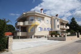 Apartmanska kuća u Zadru uz more- 6 stambenih jedinica, Zadar, Haus