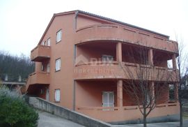 OTOK KRK, GRAD KRK (okolica) - Apartmanska kuća, Krk, Maison