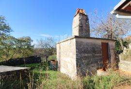 Labin, okolica, kuća za adaptaciju na lijepoj lokaciji, Labin, Maison