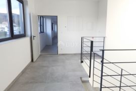 OPATIJA, MATULJI- poslovni prostor 200m2 s pogledom na more za najam, Matulji, Propriedade comercial