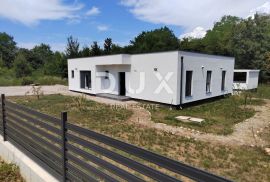 ISTRA, KRŠAN Moderna prizemnica s bazenom u prirodi 111 m2, Kršan, Ev