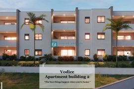 VODICE, novo, 2. kat, pogled na more, 3 spavaće sobe, Vodice, Apartamento