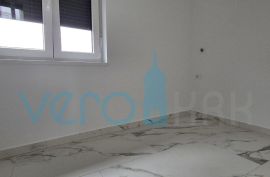 Uvala Soline, otok Krk, novogradnja, trosoban stan na katu, okućnica, pogled, prodaja, Dobrinj, Appartment