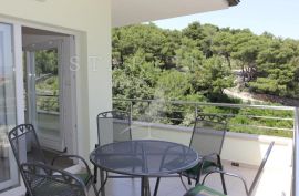 VILA S BAZENOM, PRODAJA, BRAČ, 230 m2 NA PARCELI OD  722 m2, Supetar, Casa