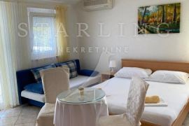 KUĆA S APARTMANIMA, PRODAJA, MEDULIN, 596 m2, Medulin, Дом