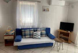 KUĆA S APARTMANIMA, PRODAJA, MEDULIN, 596 m2, Medulin, Дом