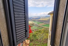 KUĆA, PRODAJA, MOTOVUN, 250 m2, Motovun, Casa