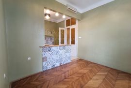 PRODAJA, STAN SA POSLOVNIM PROSTOROM, PULA, CENTAR, 135 M2, Pula, Appartement