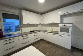 STAN, PRODAJA, ZAGREB, ODRA, 121 m2, 6-soban, Zagreb, Appartement