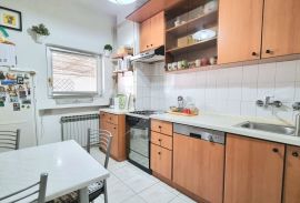 STAN, PRODAJA, ZAGREB, GORNJE VRAPČE, 95 m2, 4-soban, Zagreb, Apartamento