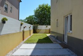 PRODAJA, STAN, PRIZEMLJE S VRTOM, PULA, 80 M2, Pula, Daire