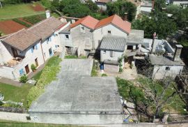 Poreč okolica, kuća za renoviranje  s građevinskom dozvolom i projektom, Poreč, Σπίτι