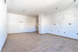 Split, Sirobuja, jednosoban stan na trećem katu NKP 47, 2 m2, Split, Appartamento