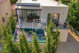 Pridraga - Moderna villa s bazenom par metara od plaže! 570.000€, Novigrad, Σπίτι