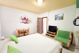 Stan + 2 Apartmana s vrtom  300m od mora, Poreč, Poreč, Daire