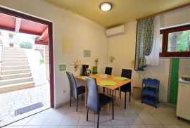 Stan + 2 Apartmana s vrtom  300m od mora, Poreč, Poreč, Daire