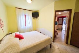 Stan + 2 Apartmana s vrtom  300m od mora, Poreč, Poreč, Daire