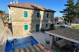 Nerezine, Otok Lošinj - Kuća, 180 m2, Mali Lošinj, Famiglia