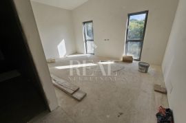 ECO Kostrena ,stan dvoetažan površine 196 m2,4S+db,bazen,terasa,garaža, Kostrena, Flat