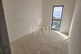 ECO Kostrena ,stan dvoetažan površine 198 m2,4S+db,balkon,terasa,garaža, Kostrena, Appartment