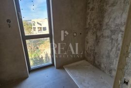 ECO Kostrena ,stan dvoetažan površine 198 m2,4S+db,balkon,terasa,garaža, Kostrena, Appartment