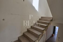 ECO Kostrena ,stan dvoetažan površine 197 m2,4S+db,balkon,terasa,garaža, Kostrena, Flat