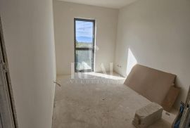 ECO Kostrena ,stan dvoetažan površine 197 m2,4S+db,balkon,terasa,garaža, Kostrena, Flat