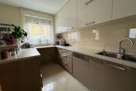 STAN, PRODAJA, ZAGREB, VRBANI, 120 m2, 5-soban, Zagreb, Appartement