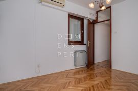 Maksimir, Rendićeva, Useljiv trosoban stan na zadnjem katu - 60m2, Zagreb, Stan