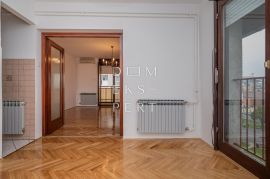 Maksimir, Rendićeva, Useljiv trosoban stan na zadnjem katu - 60m2, Zagreb, Appartment