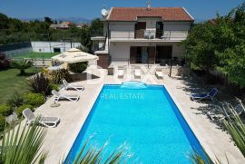 ZADAR, POLIČNIK - Prekrasna vila s bazenom i igralištem, Poličnik, Casa