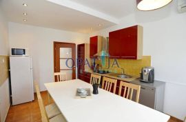 Pavlovac - za najam za 10 osoba, Opatija, Appartment