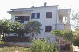 Haus im Dorf mit Blick nach meer, Italy, Дом