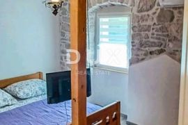 OTOK IŽ, VELI IŽ- Renovirana kuća 70m od mora!, Zadar - Okolica, Casa