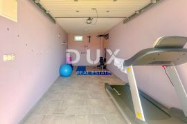 RIJEKA, KOSTRENA-Garaža, 20 m2 u rezidencijalnom dijelu, Kostrena, Garage