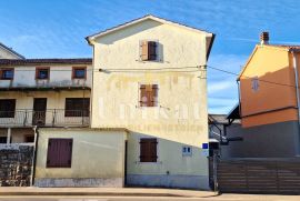 Kuća s dvije stambene jedinice blizu Poreča, Poreč, House