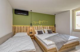 Kuća s tri apartmana samo 400 m od mora, Vrsar, Poreč, Maison