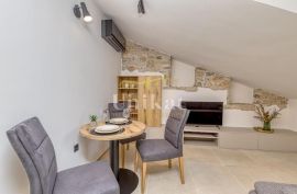 Kuća s tri apartmana samo 400 m od mora, Vrsar, Poreč, Maison