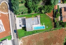 Prekrasna nova vila s bazenom i saunom, 303 m2 - ključ u ruke, Poreč, Haus