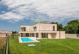 Prekrasna nova vila s bazenom i saunom, 303 m2 - ključ u ruke, Poreč, Haus