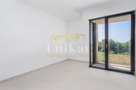 Prekrasna nova vila s bazenom i saunom, 303 m2 - ključ u ruke, Poreč, Haus