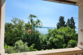 OPATIJA, stan 100 m2 s terasom prvi red do mora, Opatija, Stan