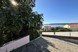 Crikvenica, stan u prizemlju sa 3 parkirna mjesta, Crikvenica, Flat