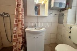 Crikvenica, stan u prizemlju sa 3 parkirna mjesta, Crikvenica, Flat