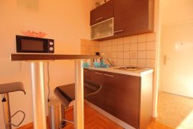 CRIKVENICA - APARTMAN 50 m OD PJEŠČANE PLAŽE!, Crikvenica, Apartamento