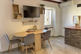 Kuća sa tri apartmana u centru Rovinja, Istra, Rovinj, House