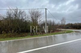 Prodaja građevinskog zemljišta s ucrtanim objektom 2198 m2, Lovinac, Terrain