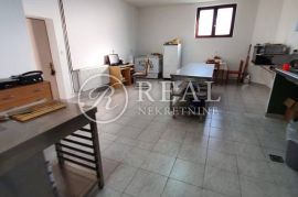 Istra, kuća s ugost. objektom i 4 apartmana, Umag, Casa